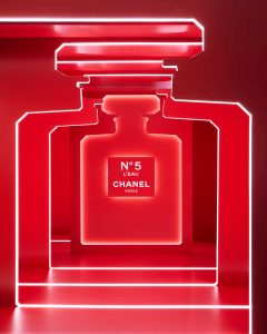 Chanel Unwraps 'Le Rouge' Holiday Pop Up – WindowsWear