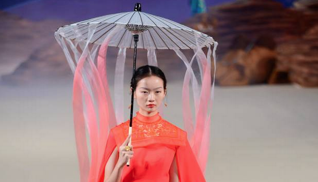 Coral ombre-style by designer Xiong Ying at China Fashion Week SS19 in Beijing