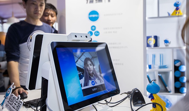 Using Smile to Pay: facial-recognition technology from Alipay.