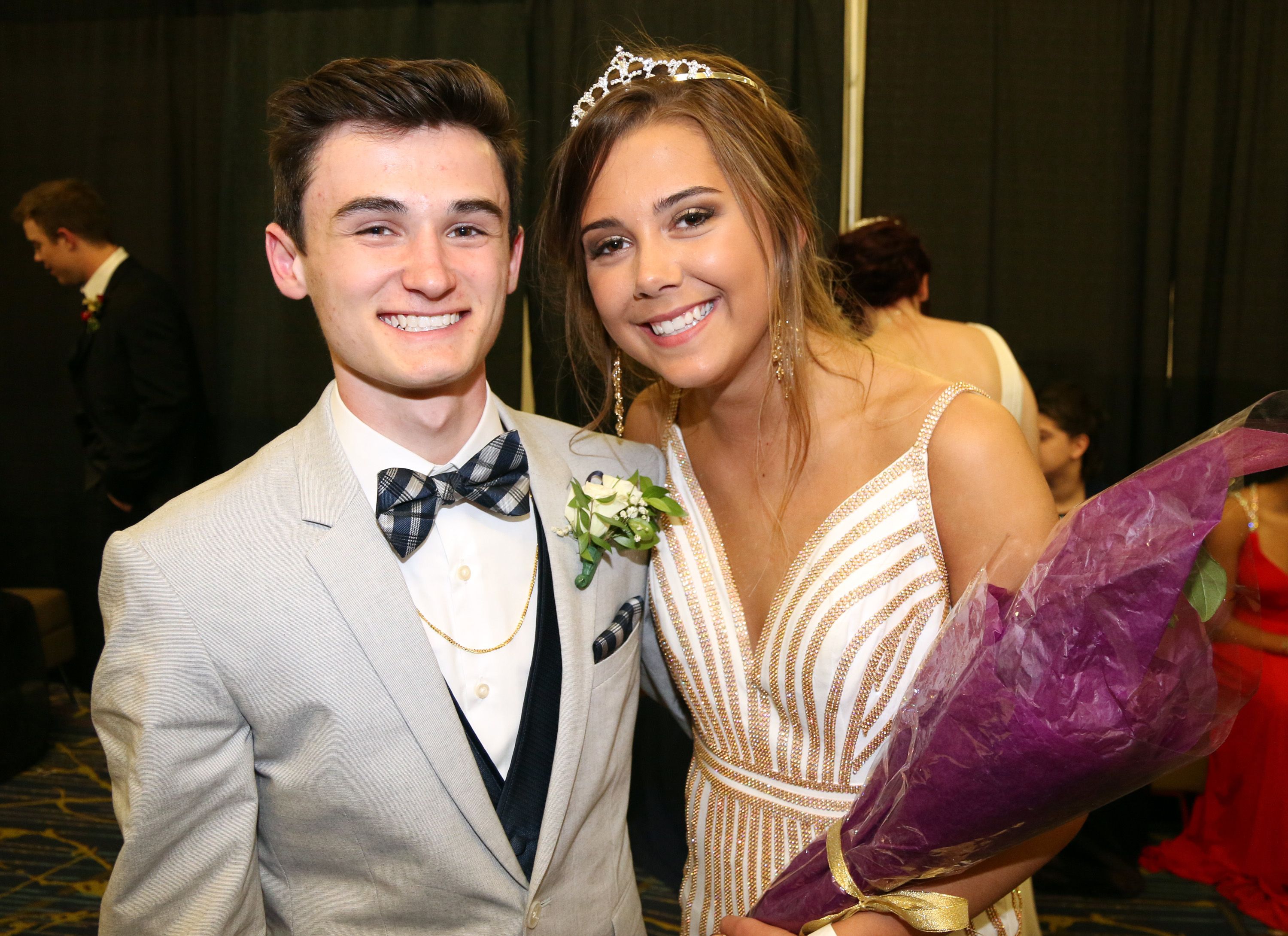 Des Moinesarea Goodwill popup shop selling 30 prom dresses Des