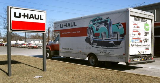 MORTON GROVE, IL - JANUARY 23: A U-Haul truck sits in front of a U-Haul store January 23, 2003 in Morton Grove, Illinois. Reno, Nevada-based U-Haul Co. is discussing debt restructuring. (Photo by Tim Boyle/Getty Images)