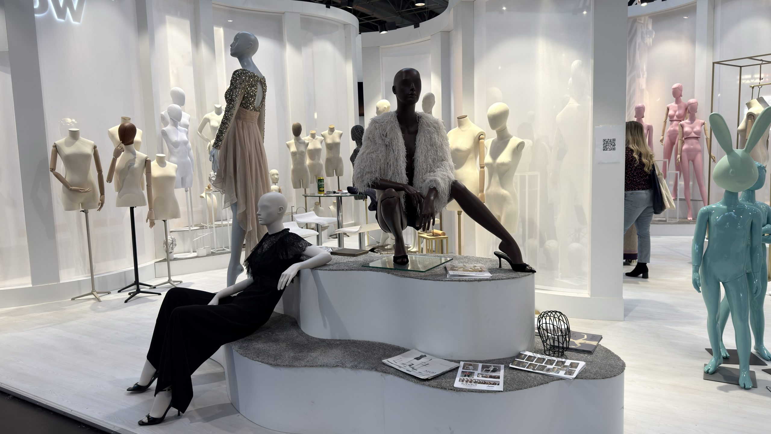 MVM, MERIC MANKEN DISPLAY MANNEQUINS