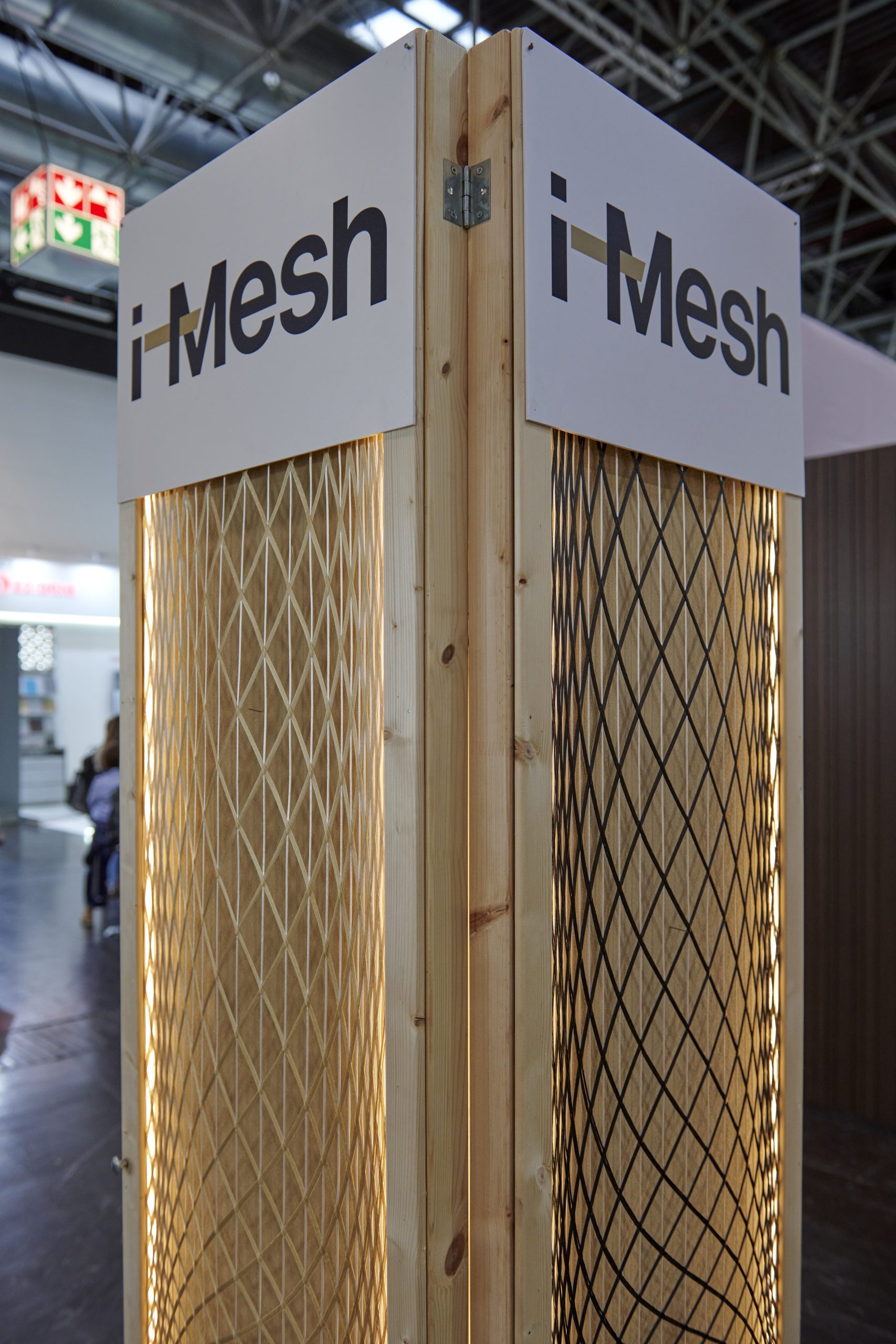 The i-Mesh Booth for EuroShop 2026: mesh architecture, zero-waste design, and structural sustainability for an island exhibition concept. Responsible Lightness, in every detail.