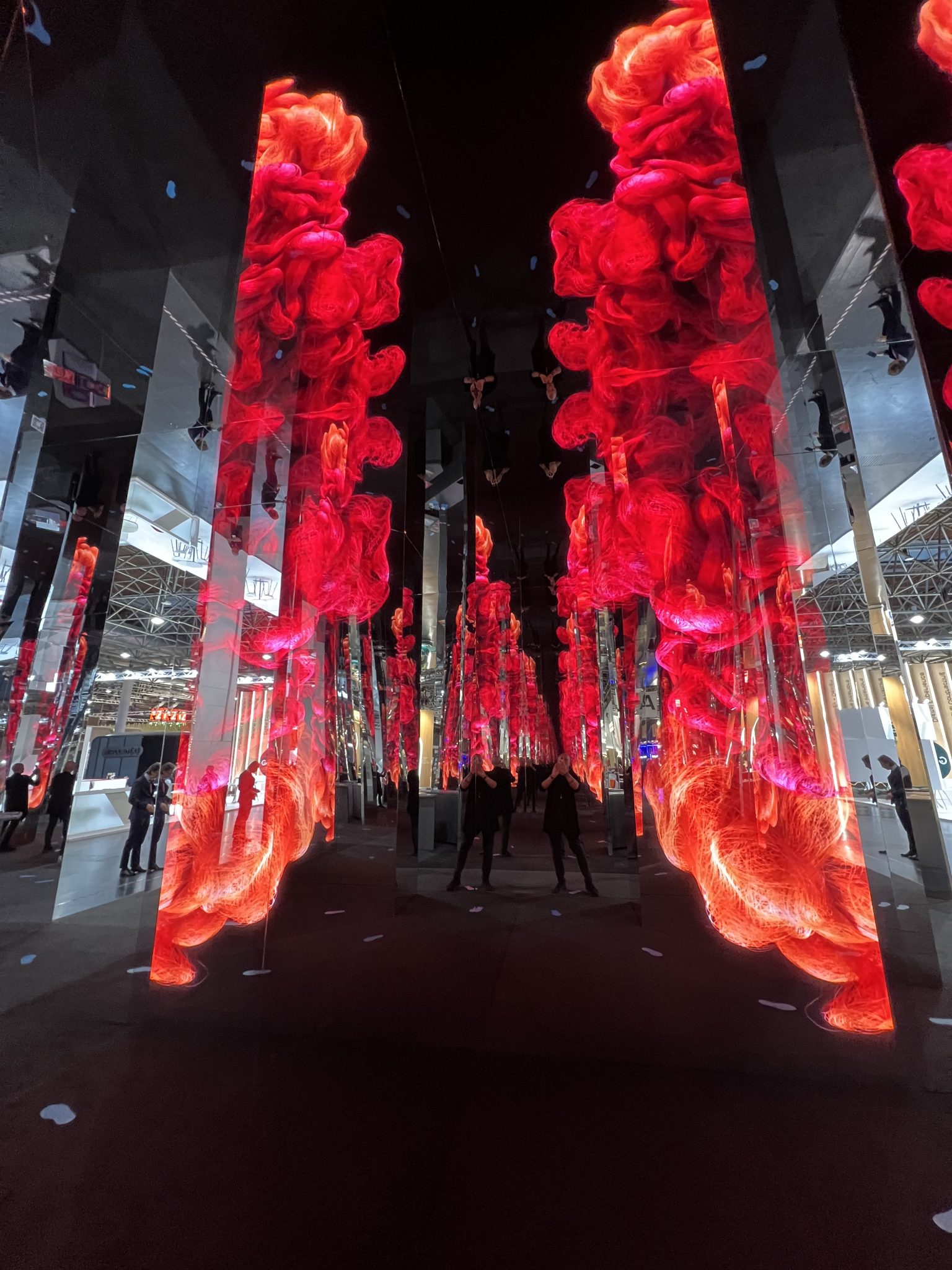 FlexMirror – Mirrored Architectural Installation Using Lightweight ...