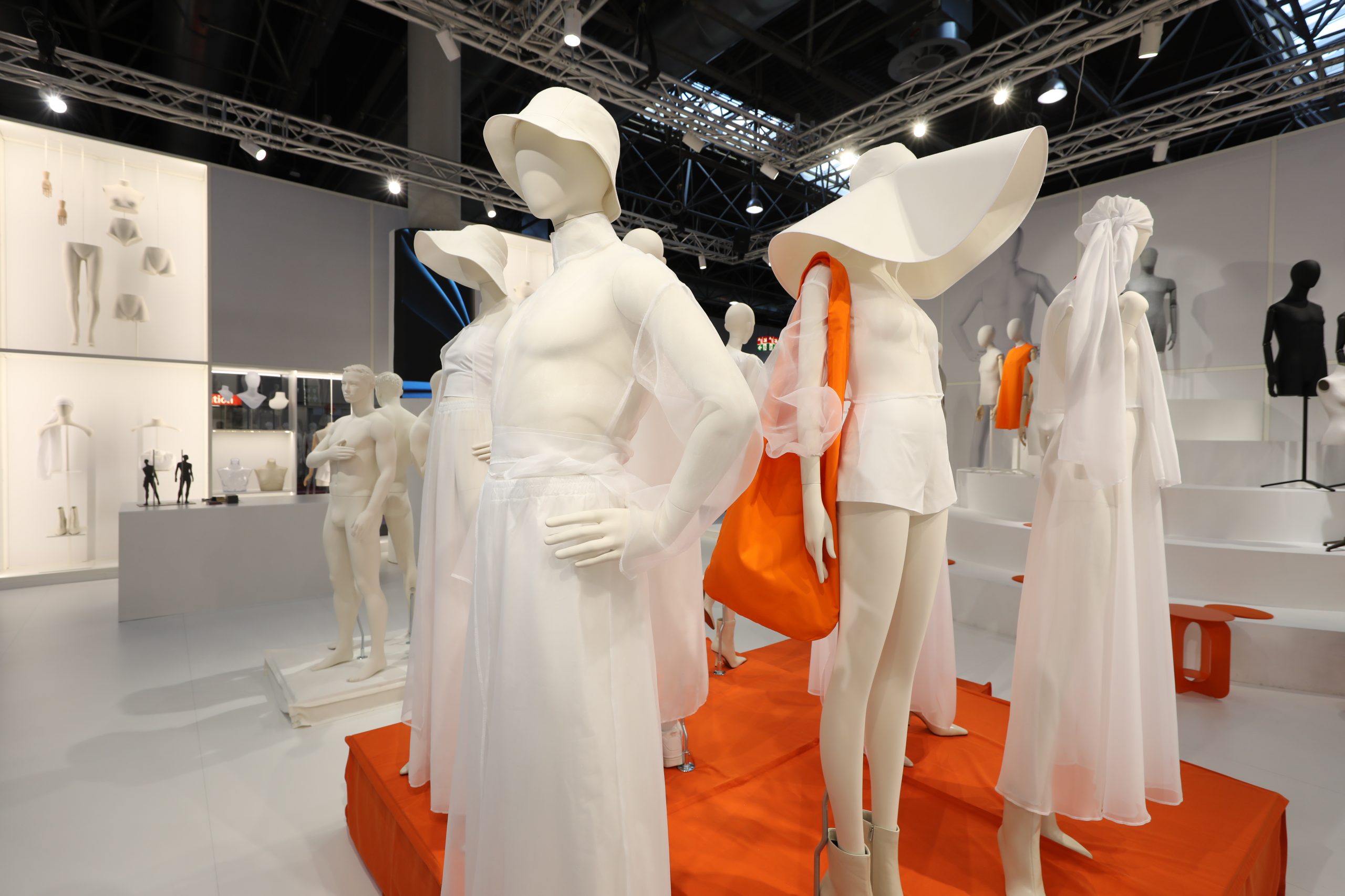IDW Presents New Mannequin Collections at EuroShop 2026